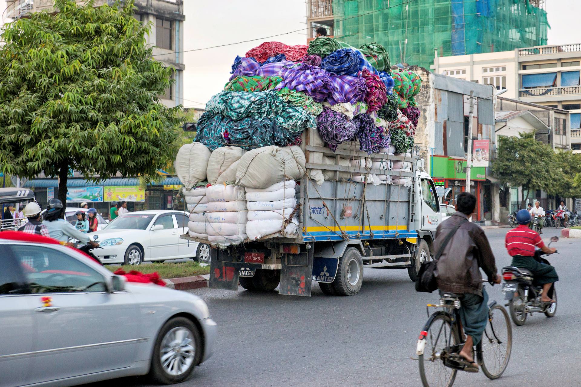 Straßenszene nahe dem Königspalast
